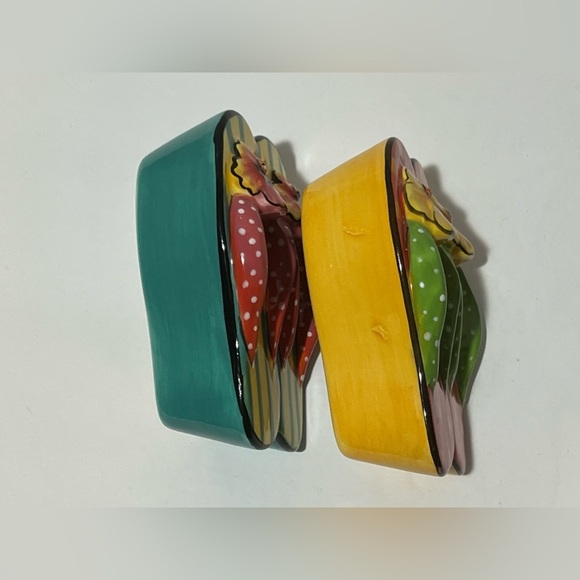 Clay Art Flip Flop Salt Pepper Shakers Floral Bright Summertime - Picture 7 of 11
